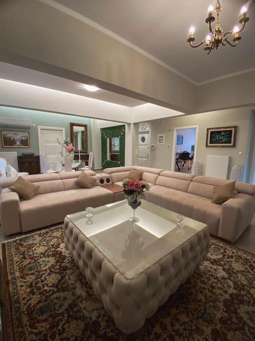 Λabirinthia Apartment Атина Екстериор снимка