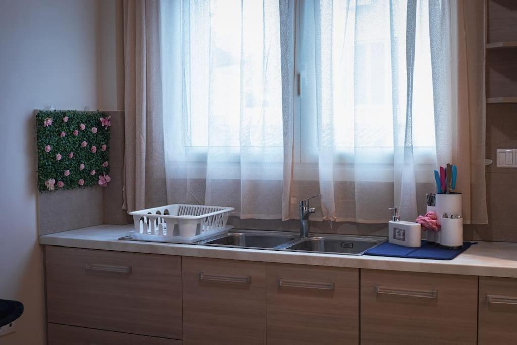 Λabirinthia Apartment Атина Екстериор снимка